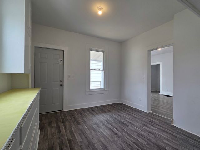 916 E 14th Street, Davenport, IA 52803