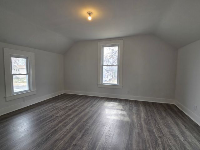 916 E 14th Street, Davenport, IA 52803