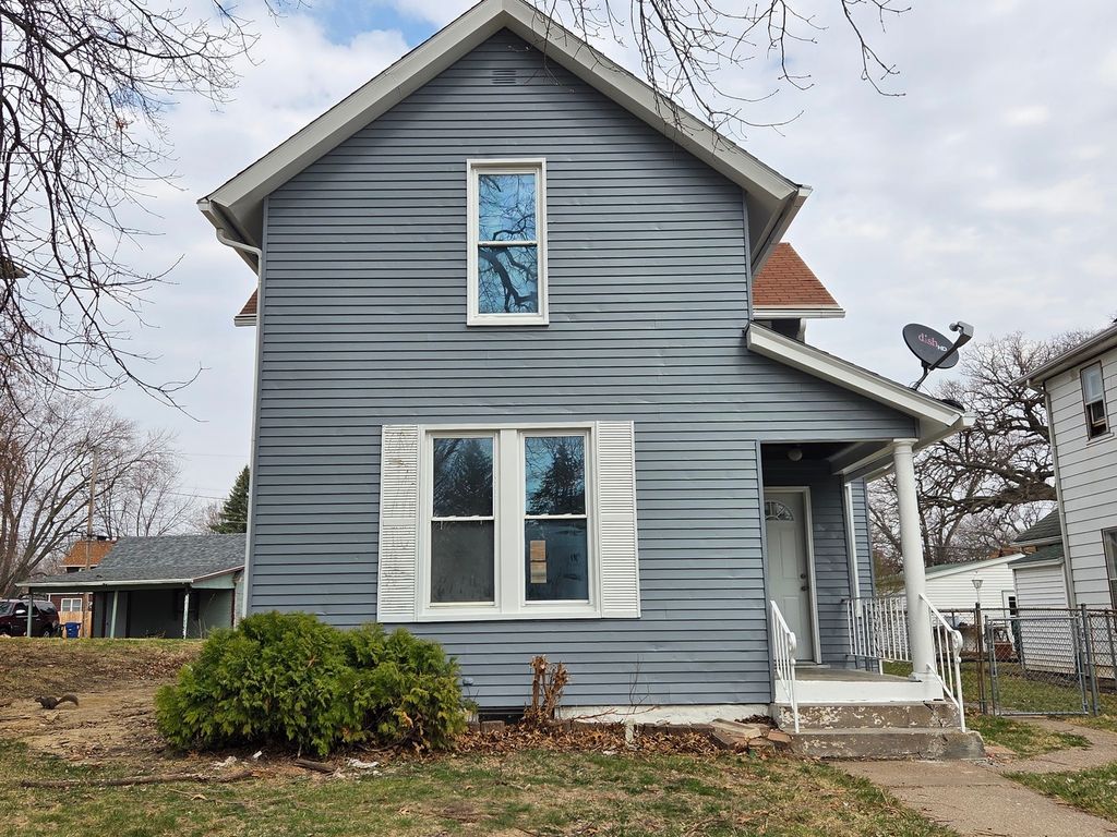916 E 14th Street, Davenport, IA 52803