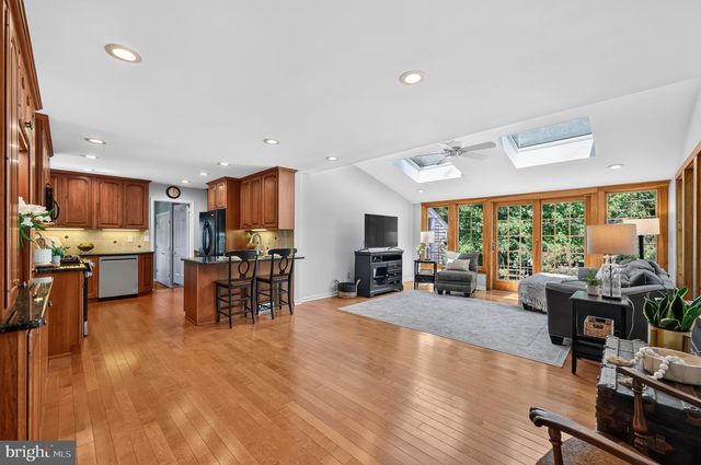 1145 BEVERLY RD, Jenkintown, PA 19046