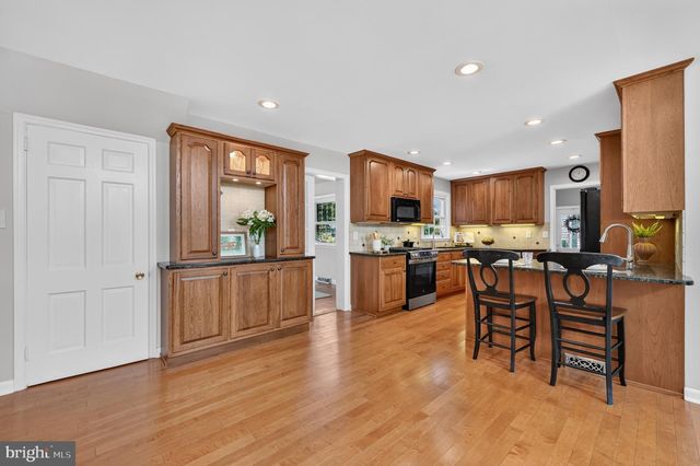 1145 BEVERLY RD, Jenkintown, PA 19046