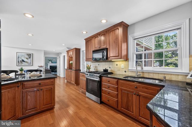 1145 BEVERLY RD, Jenkintown, PA 19046