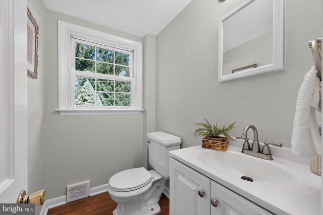 1145 BEVERLY RD, Jenkintown, PA 19046