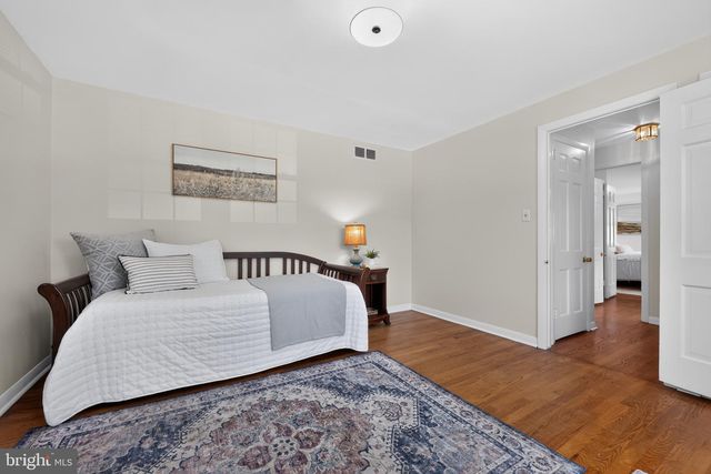 1145 BEVERLY RD, Jenkintown, PA 19046