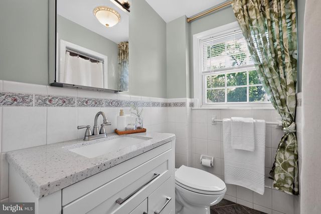 1145 BEVERLY RD, Jenkintown, PA 19046