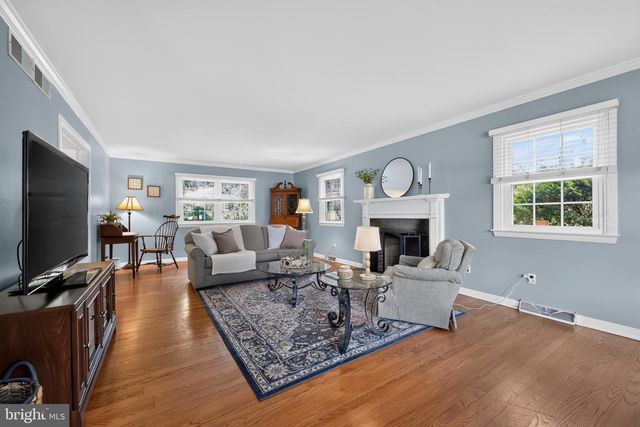 1145 BEVERLY RD, Jenkintown, PA 19046