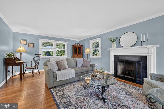 1145 BEVERLY RD, Jenkintown, PA 19046