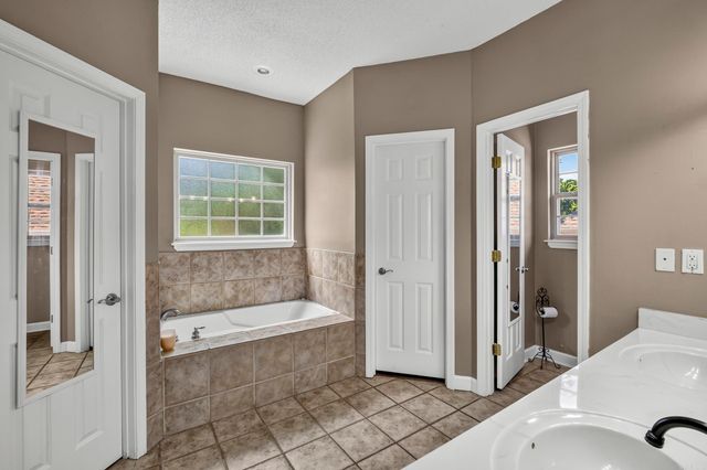 7365 W Ridge Circle, Sherwood, AR 72120