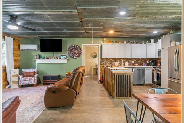 161 VZ County Road 3508, Edgewood, TX 75117