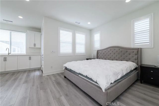 100 Draw, Irvine, CA 92618