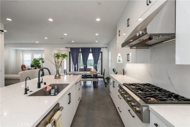 100 Draw, Irvine, CA 92618