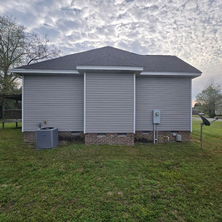 Image 3 of property listing at 815 Northwood Drive, Orangeburg, SC 29115