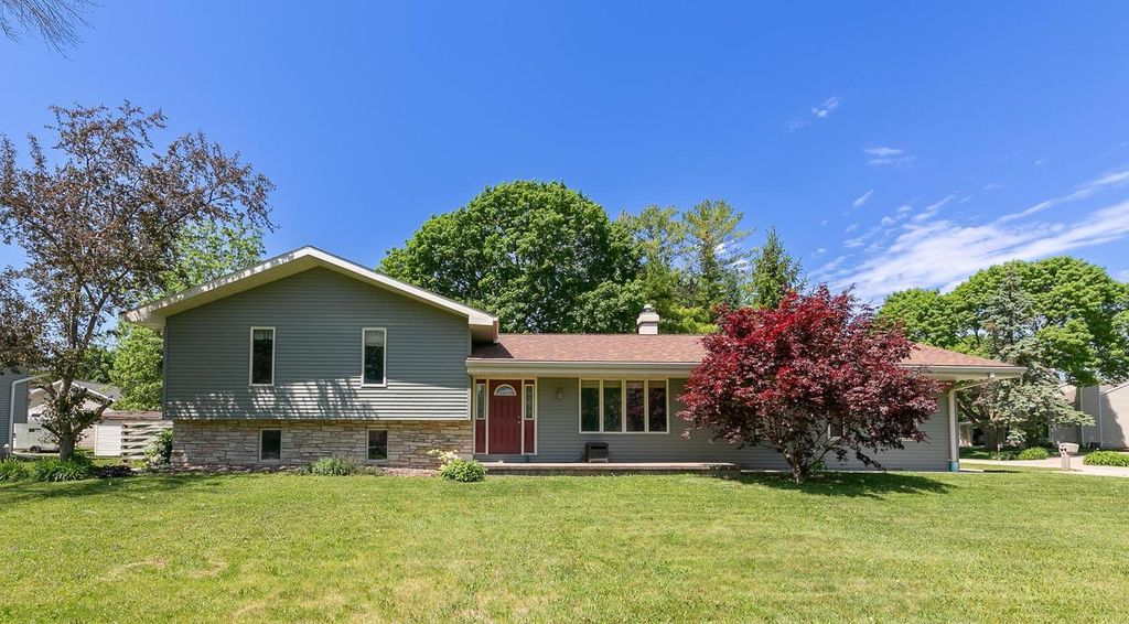 456 PLEASANT COURT, Neenah, WI 54956
