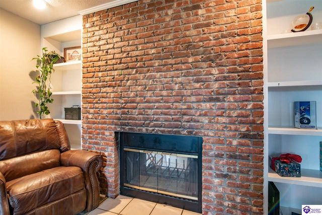 182 Woodview Drive, Brandenburg, KY 40108