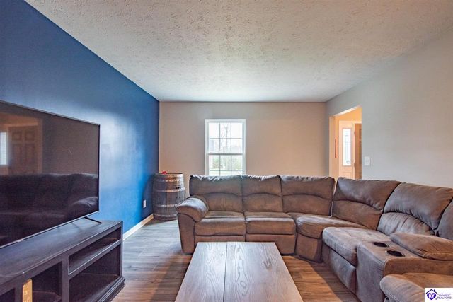 182 Woodview Drive, Brandenburg, KY 40108