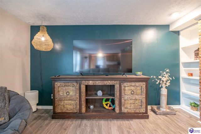 182 Woodview Drive, Brandenburg, KY 40108