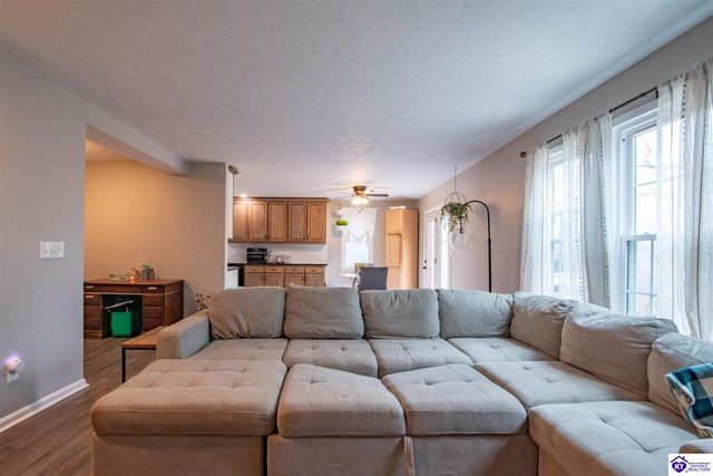 182 Woodview Drive, Brandenburg, KY 40108