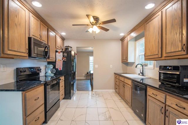 182 Woodview Drive, Brandenburg, KY 40108