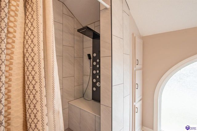 182 Woodview Drive, Brandenburg, KY 40108