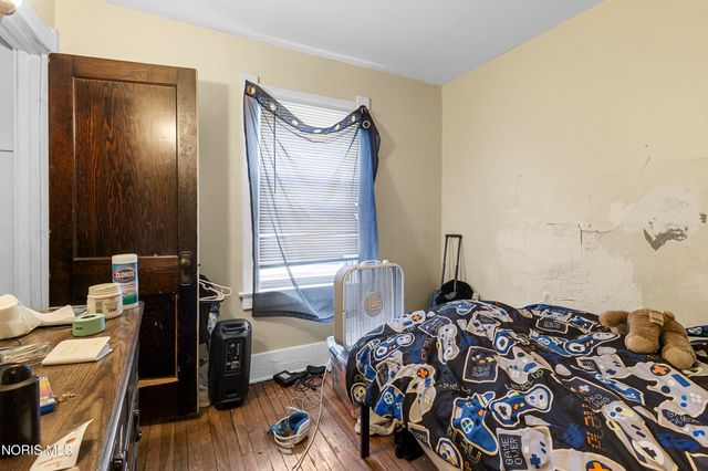 647 Carlton Street, Toledo, OH 43609