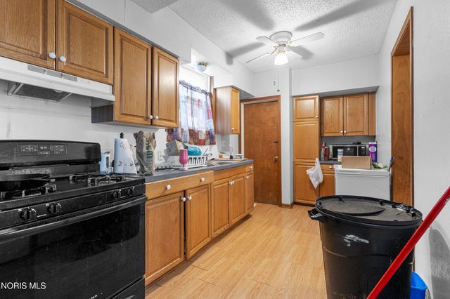 647 Carlton Street, Toledo, OH 43609