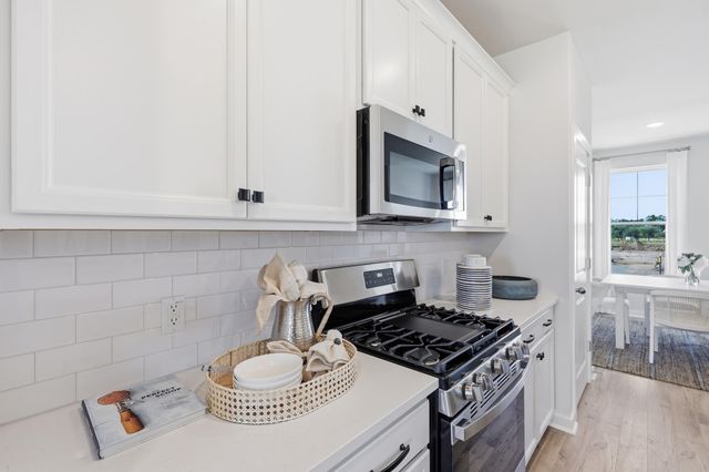 524 Heathwood Way, Summerville, SC 29486