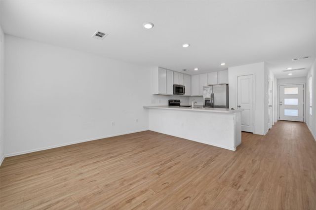 42 County Road 5201, Cleveland, TX 77327