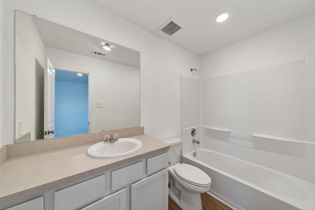 42 County Road 5201, Cleveland, TX 77327