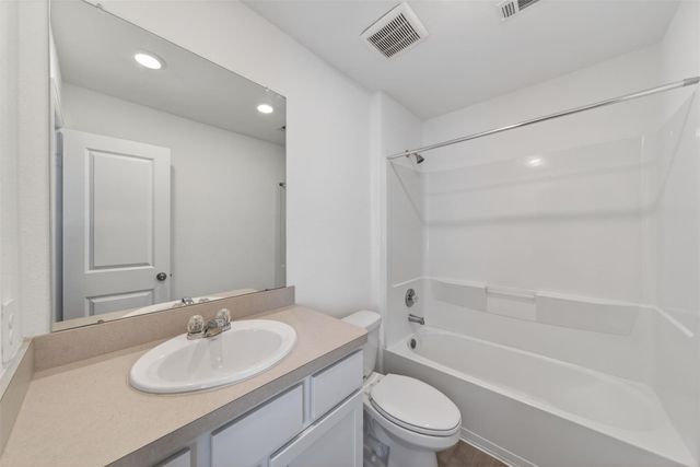 42 County Road 5201, Cleveland, TX 77327