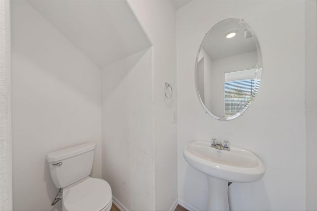 42 County Road 5201, Cleveland, TX 77327