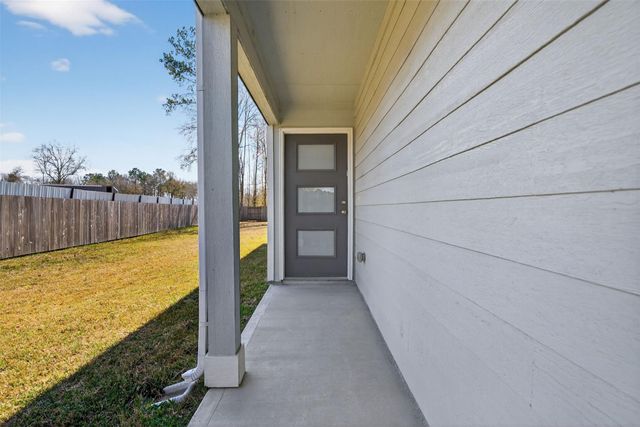 42 County Road 5201, Cleveland, TX 77327