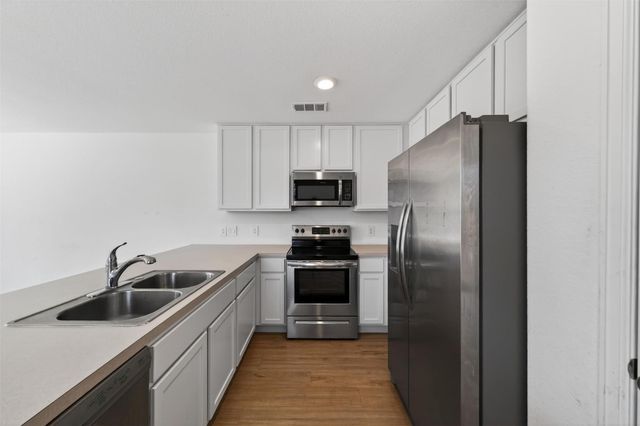 42 County Road 5201, Cleveland, TX 77327