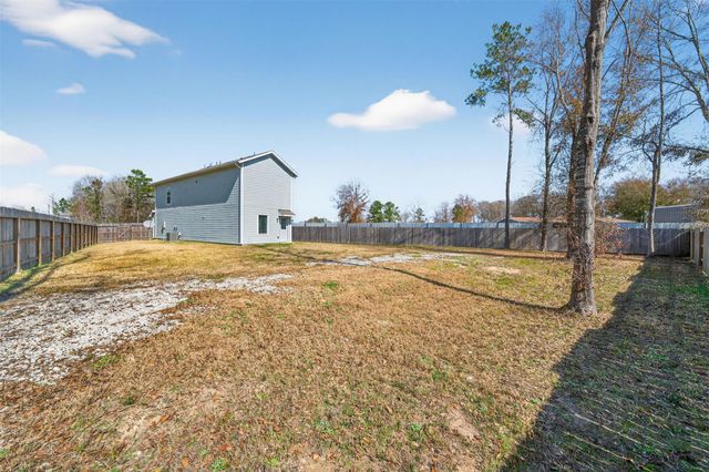 42 County Road 5201, Cleveland, TX 77327