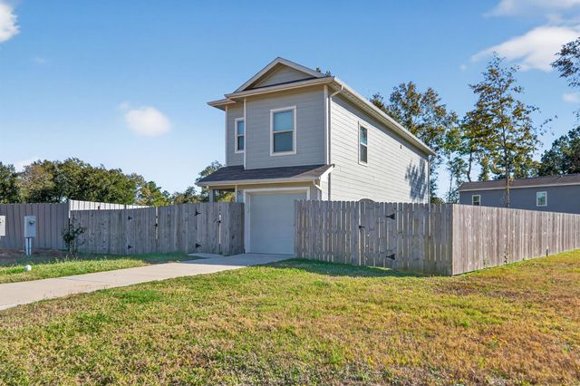 42 County Road 5201, Cleveland, TX 77327