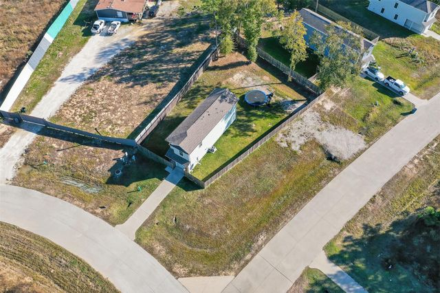 42 County Road 5201, Cleveland, TX 77327