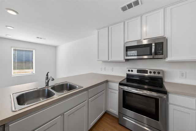 42 County Road 5201, Cleveland, TX 77327