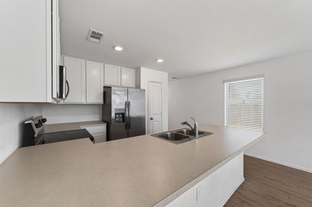 42 County Road 5201, Cleveland, TX 77327