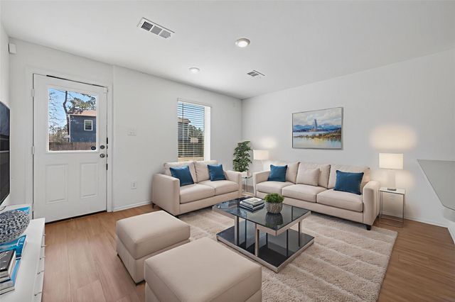 42 County Road 5201, Cleveland, TX 77327