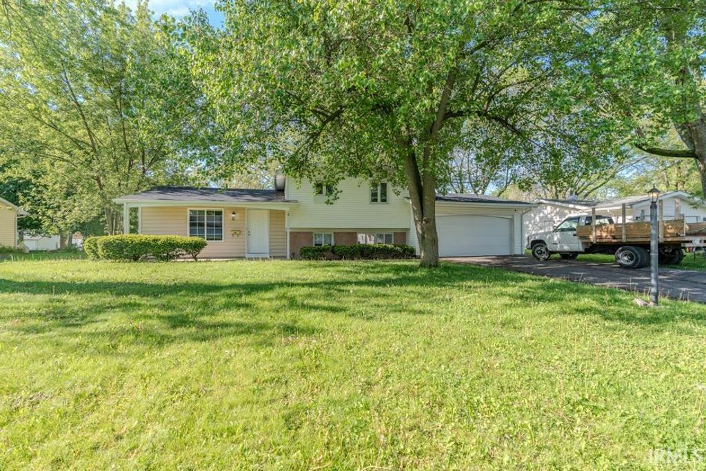 4614 Willard Drive, Fort Wayne, IN 46815