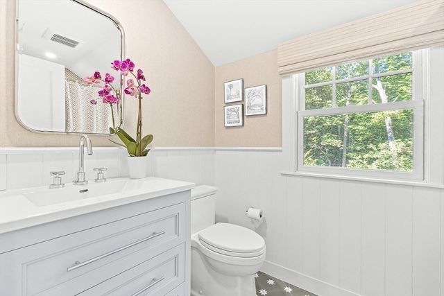 39 Fairbanks Ave, Wellesley, MA 02481