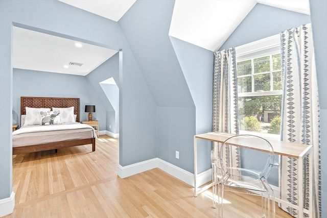 39 Fairbanks Ave, Wellesley, MA 02481