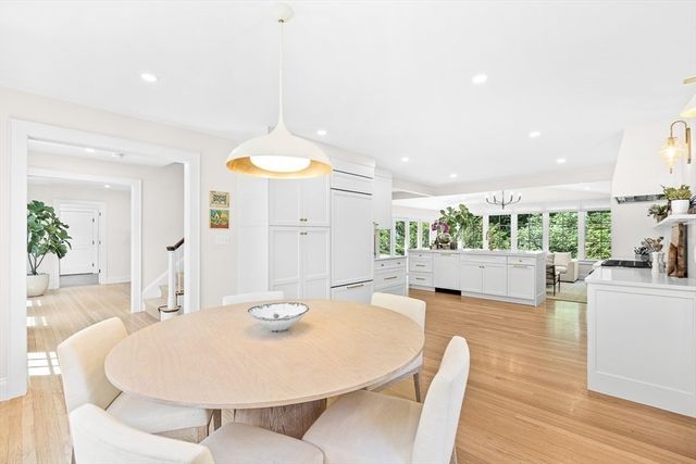 39 Fairbanks Ave, Wellesley, MA 02481