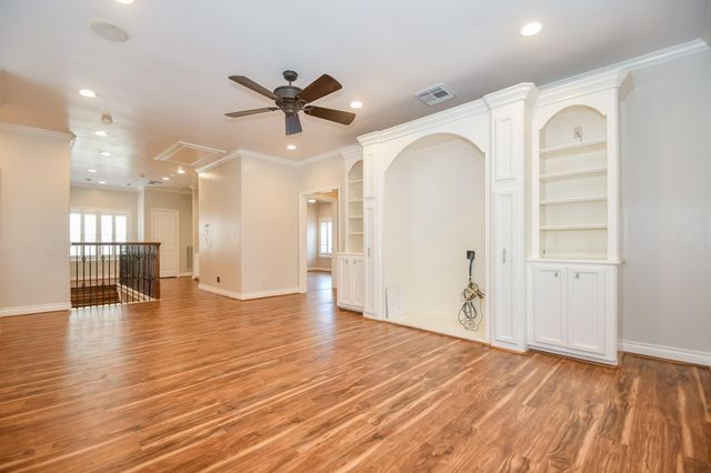 7626 E Jordan Cove, Houston, TX 77055