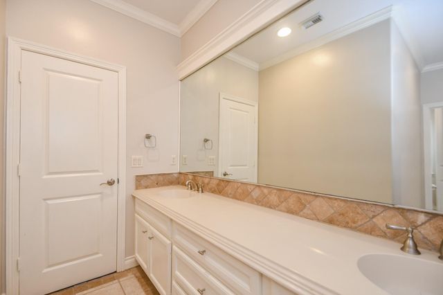7626 E Jordan Cove, Houston, TX 77055
