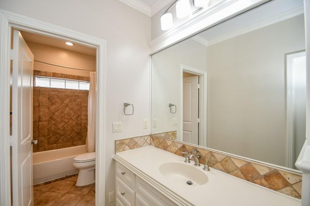 7626 E Jordan Cove, Houston, TX 77055