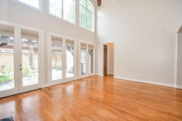 7626 E Jordan Cove, Houston, TX 77055