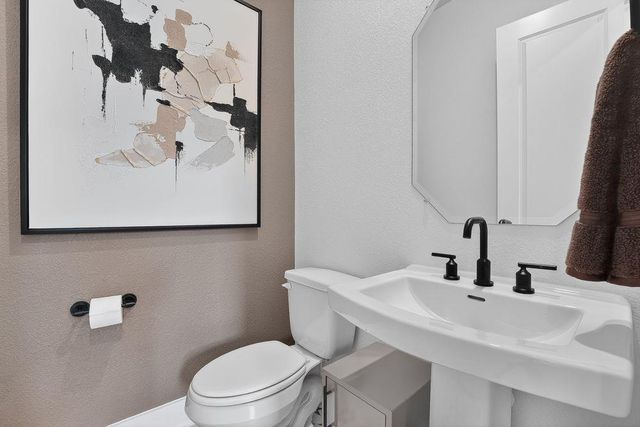 480 Emerald Walk LOOP, Dripping Springs, TX 78620
