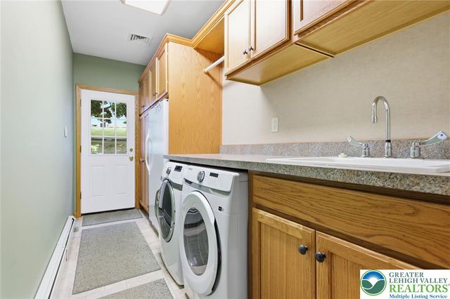5712 Nina, Upper Saucon Twp, PA 18036
