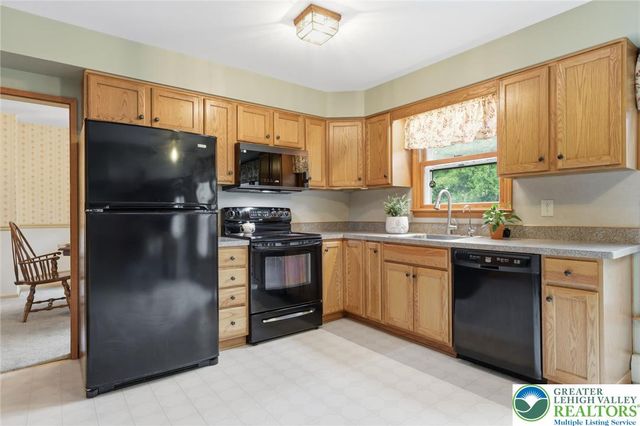 5712 Nina, Upper Saucon Twp, PA 18036