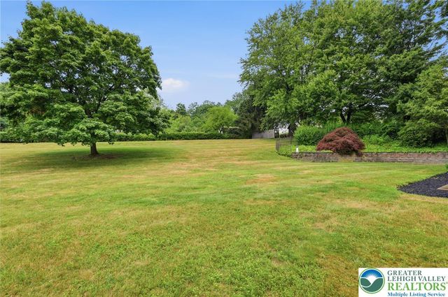5712 Nina, Upper Saucon Twp, PA 18036